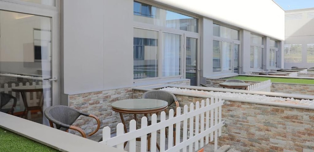 VILLA ODON 5/50