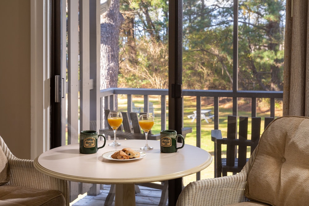 Refuge Inn 52/64