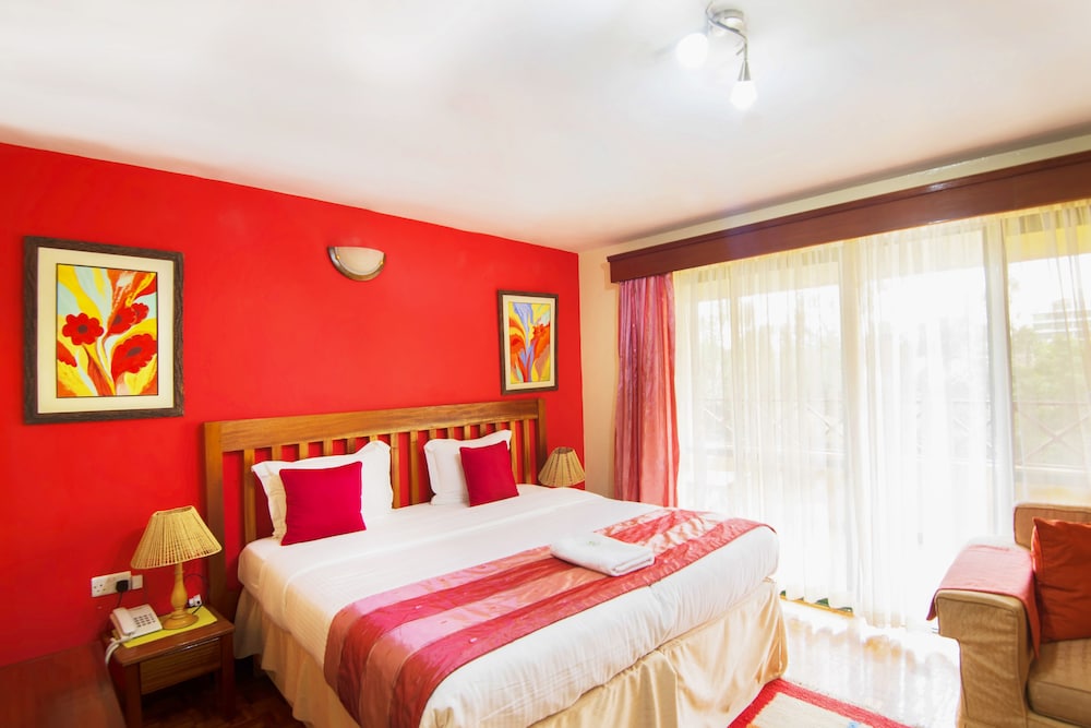 DELUXE, KING BED, PRIVATE BATHROOM, CORNER