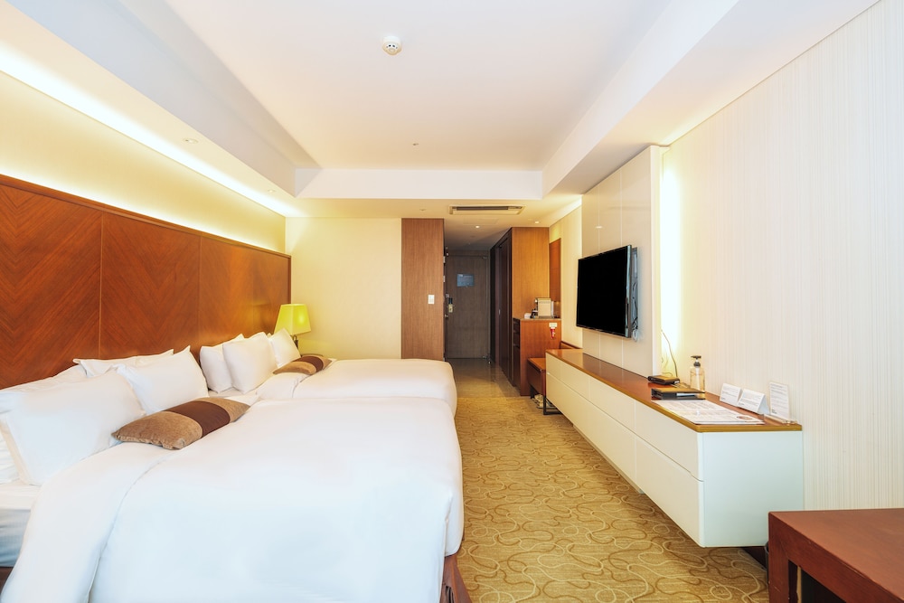 Premium, 2 Double Beds