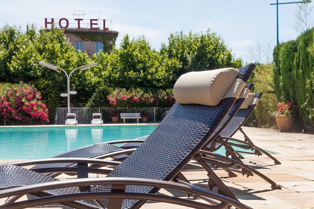Hotel Les Vignes Blanches 56/60