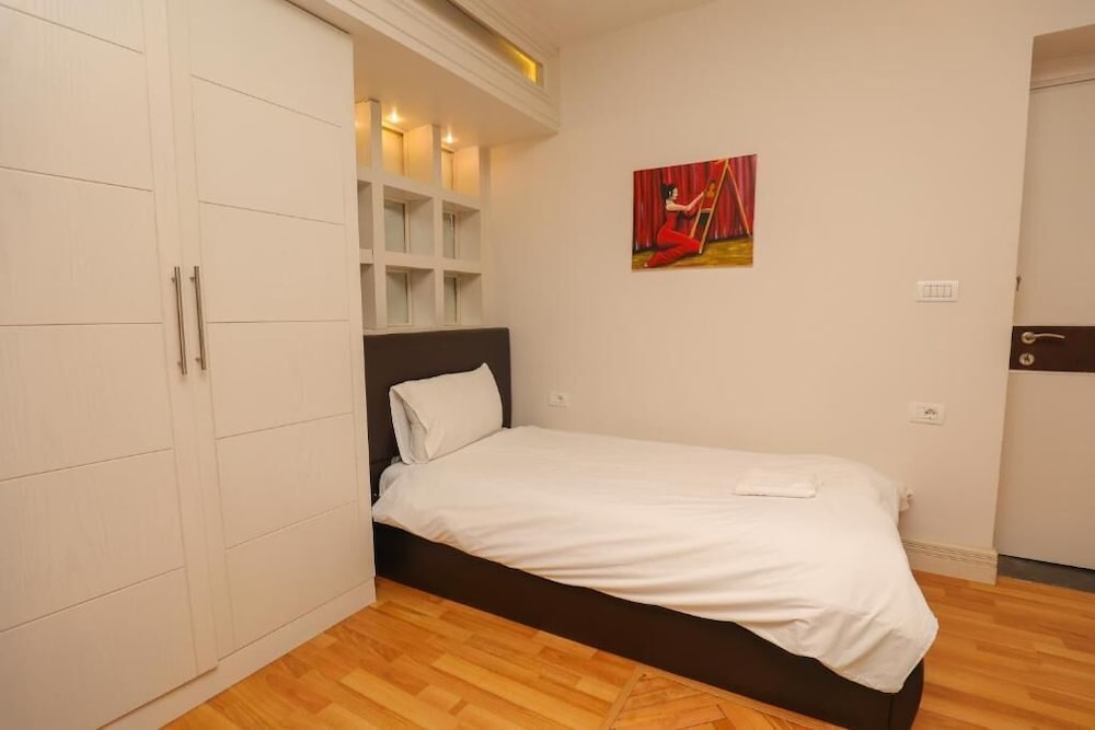 Room at HOTEL KRISTAL KORCE, Qender Bulgarec