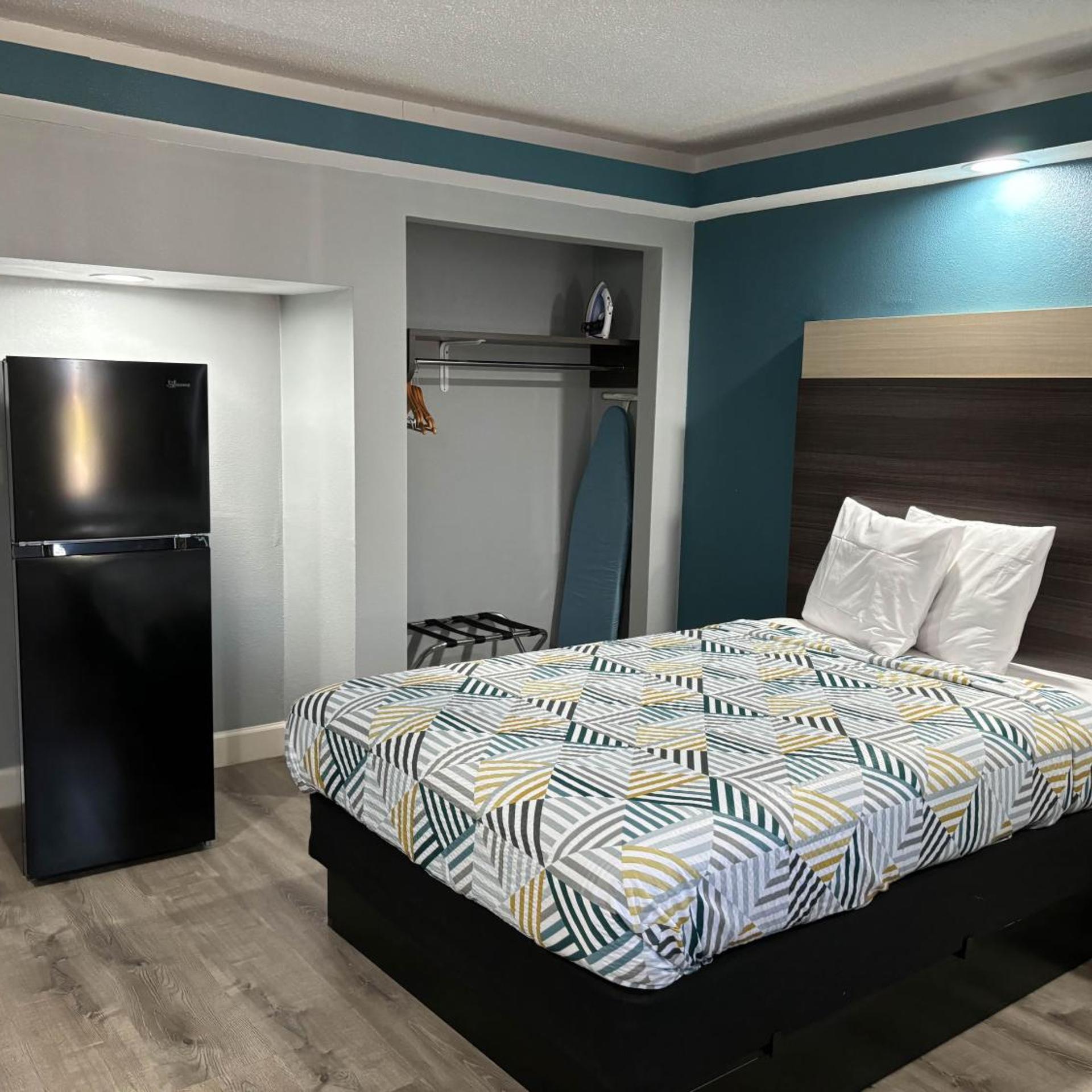 1 King Bed - Smoking, Micfridge، Studio6 Suites Memphis, TN – East Memphis 8/10