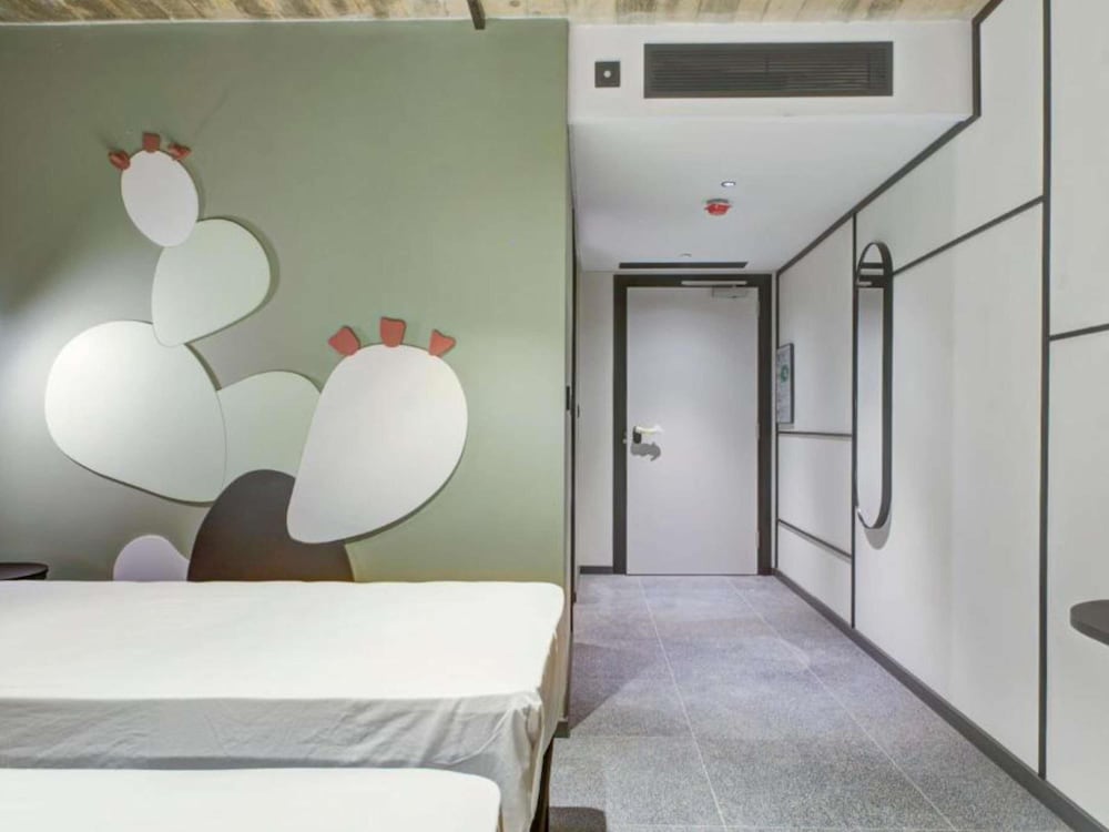 ibis Styles ST Pauls Bay Malta 9/49