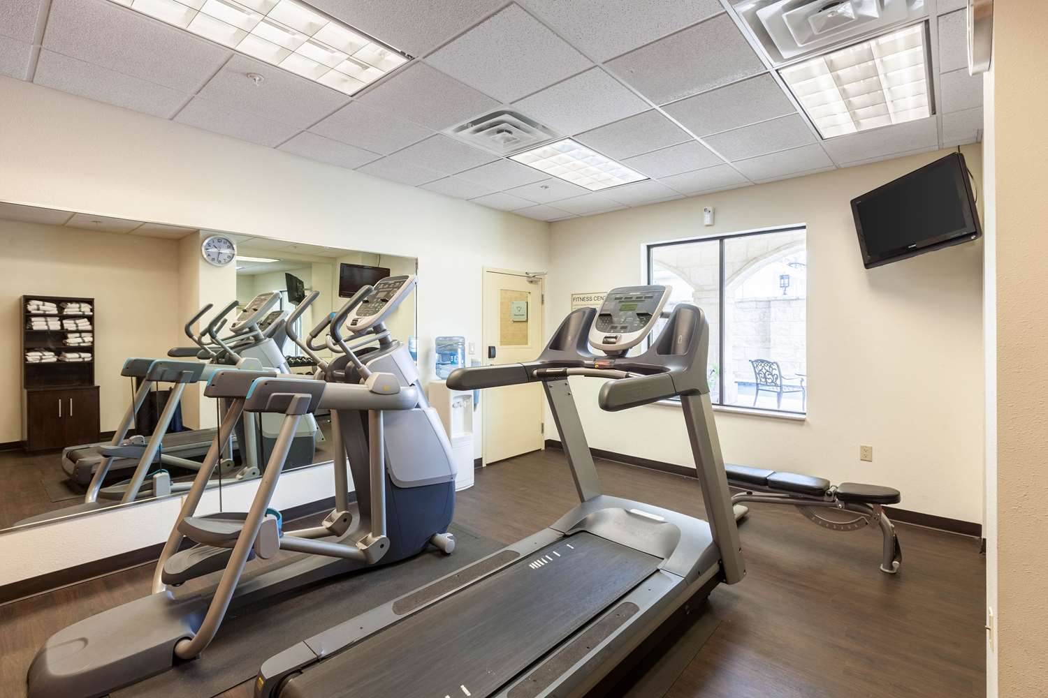 Comfort Suites Alamo Riverwalk 17/35