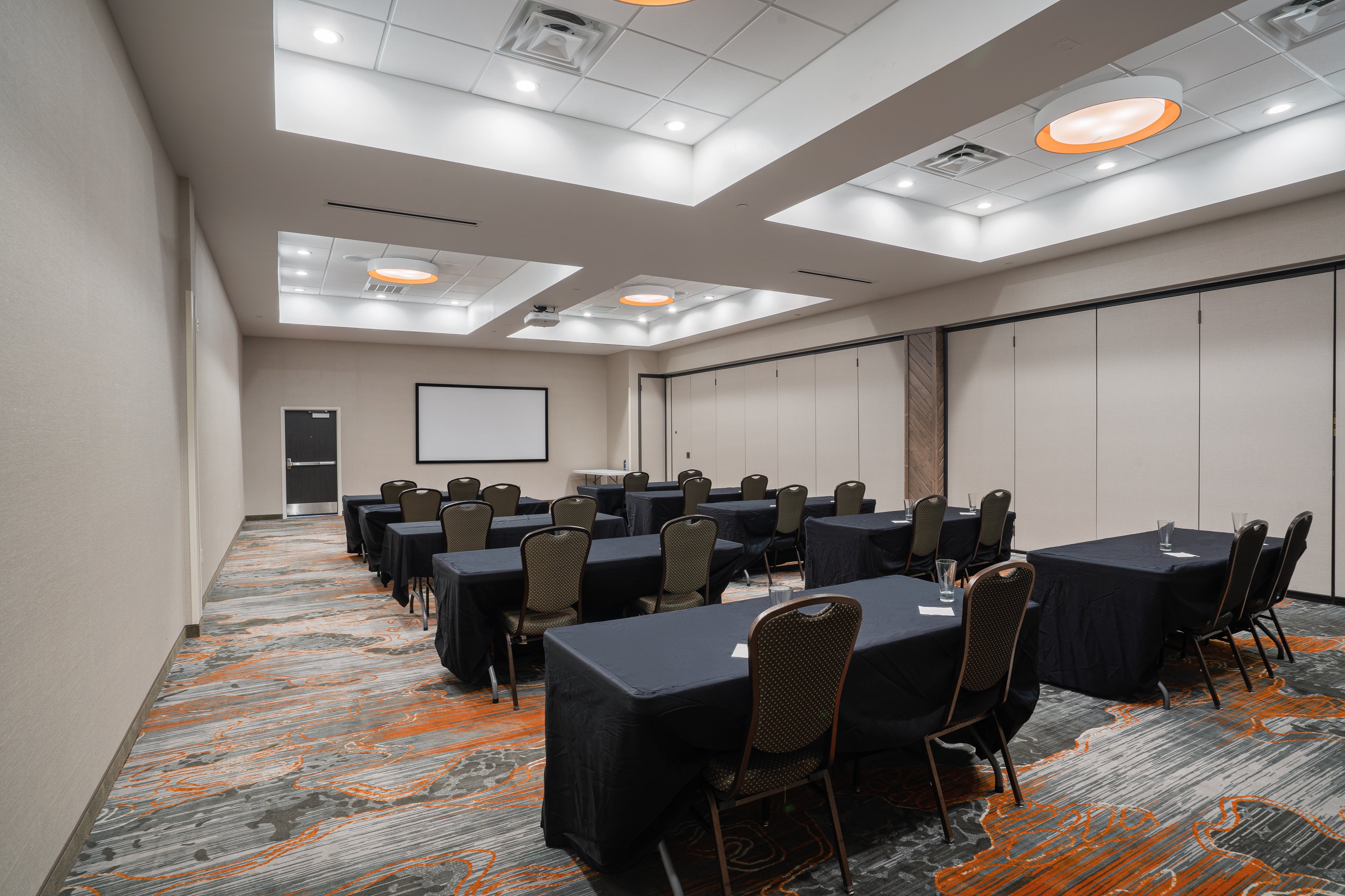 Holiday Inn And Suites Memphis Southeast Germantown 42/48