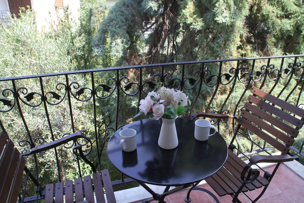 Rosy Suites Hotel 35/50