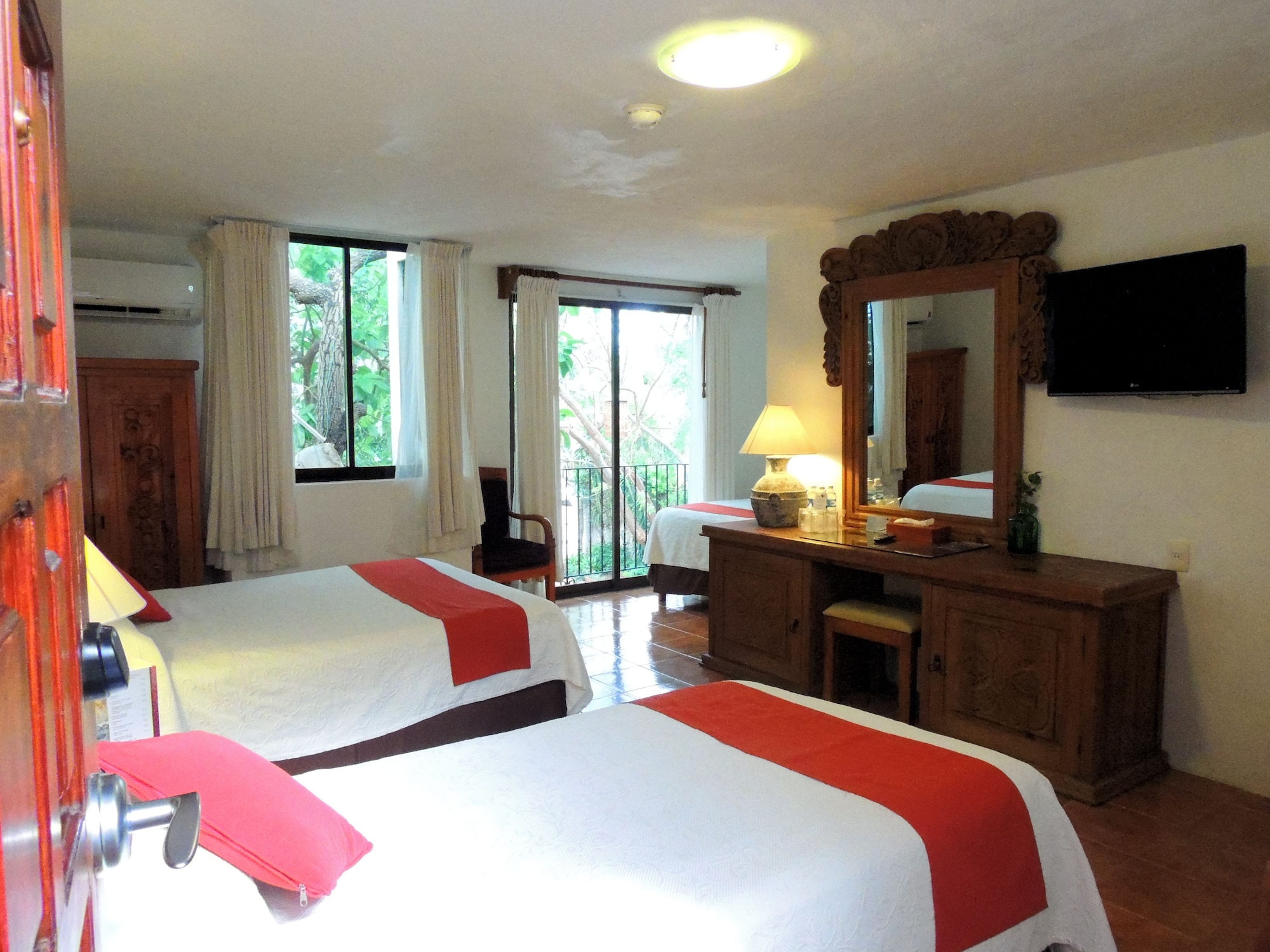 Family, 1 Single and 2 Double Beds