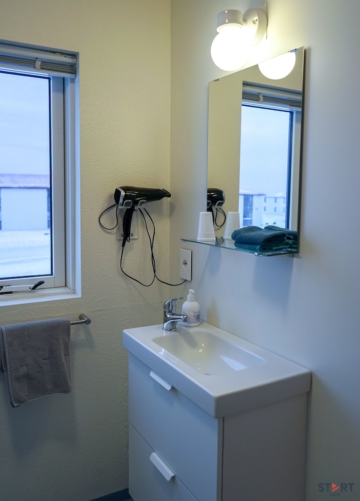 START HOSTEL 42/67