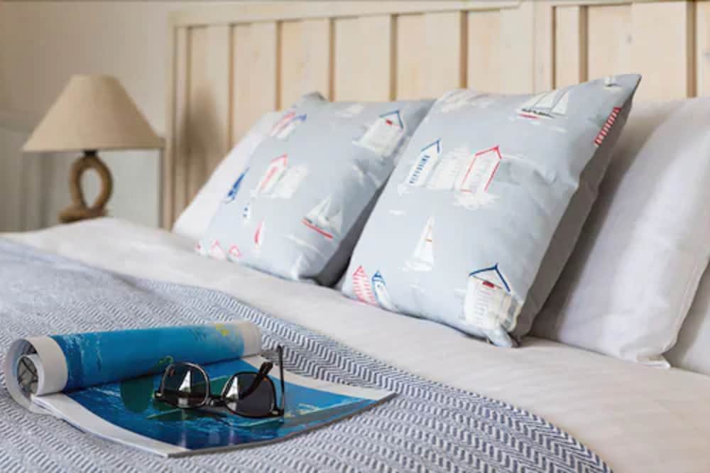 The Beach Hotel 24/55