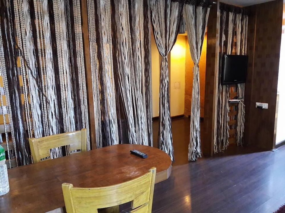 Hotel Raj Residency 3/35