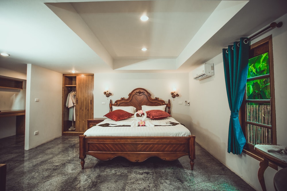 SUPERIOR, DOUBLE BED