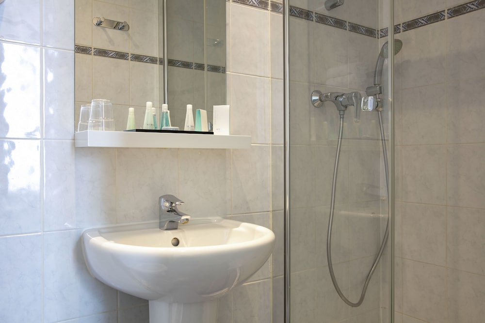 Hotel Saint Cyr Etoile 63/65