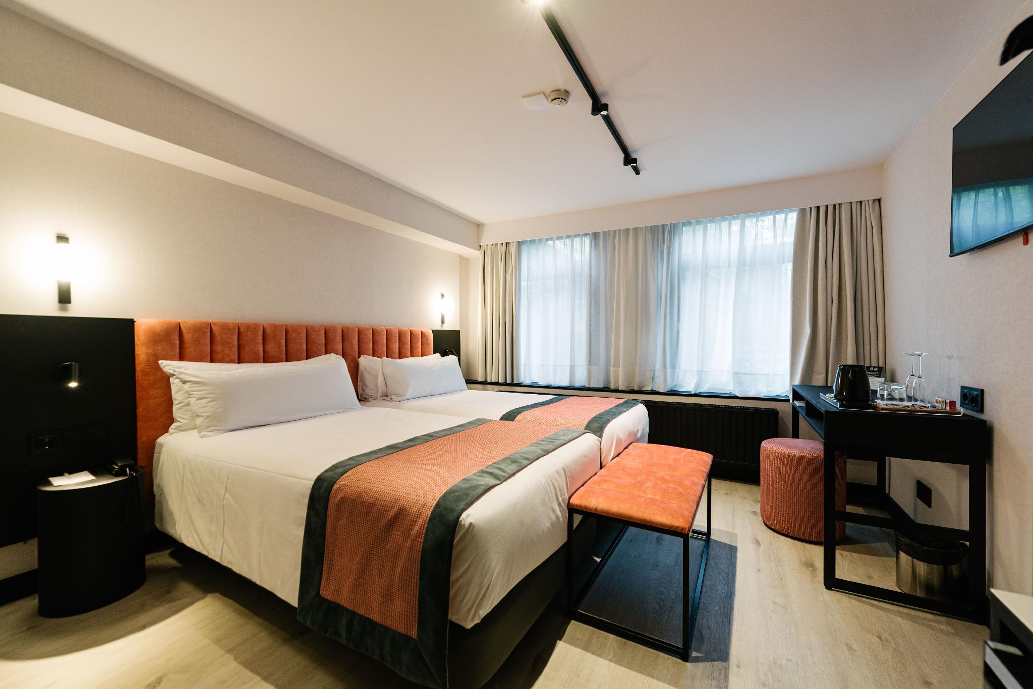 Semi Basement, Double Bed