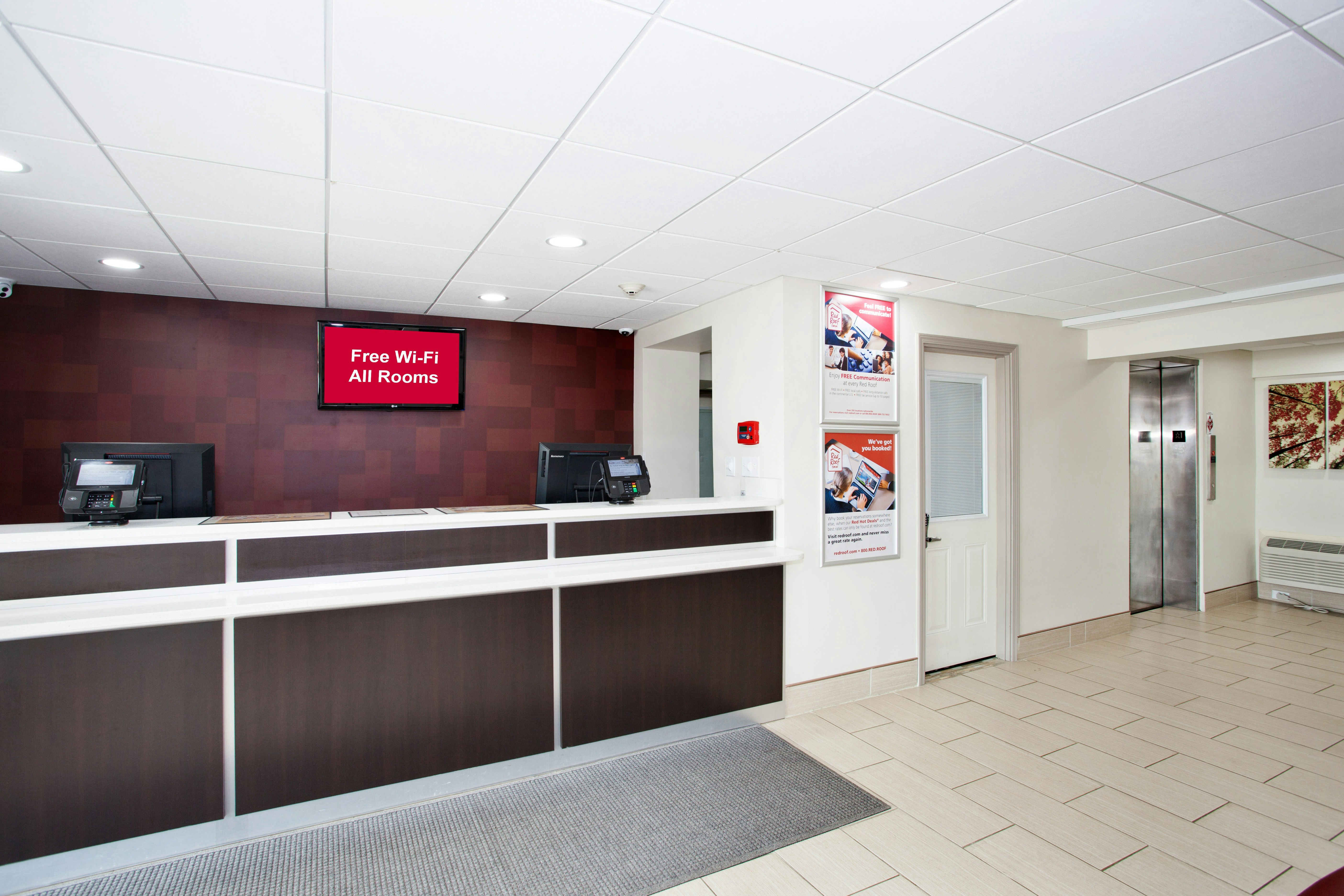 Lobby at Red Roof PLUS Nashville Fairgrounds, NASHVILLE - TN