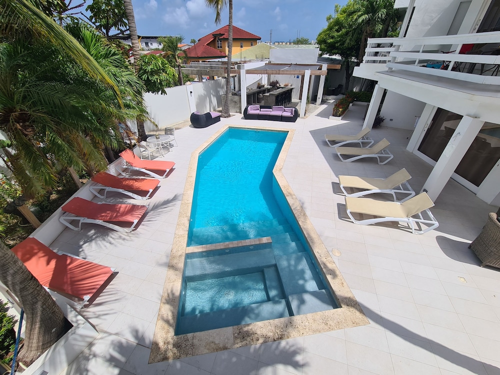 Bubali Villa And Apartments 67/70