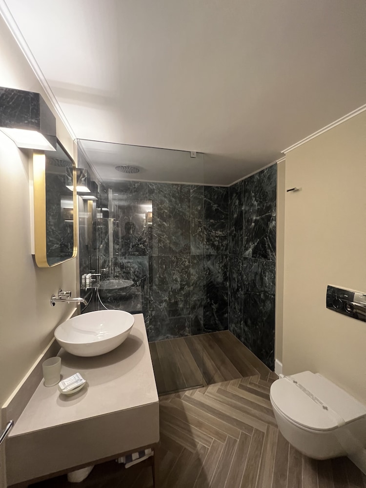 PANTHEON HOTEL 49/50