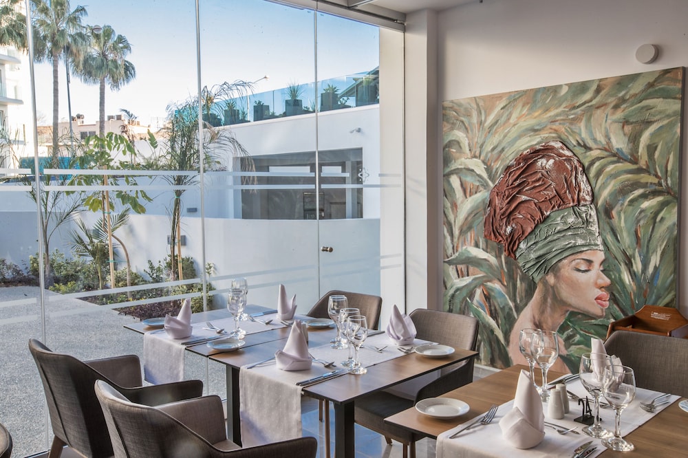 Blue Ivy Hotel And Suites 32/46