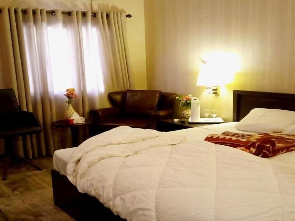 DELUXE, DOUBLE BED