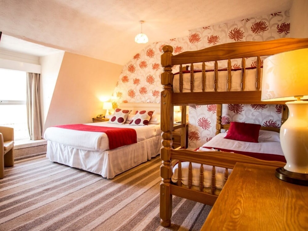 Furzedown Hotel 42/74