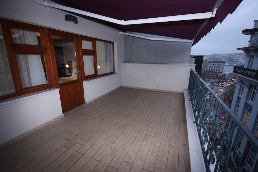 Vita Suites Karakoy 33/66