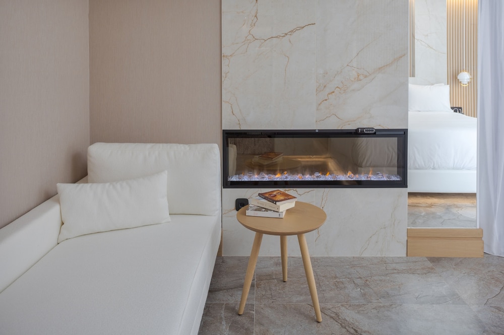 Ethereal White Resort Hotel & Spa Adults Only 16+ 10/81