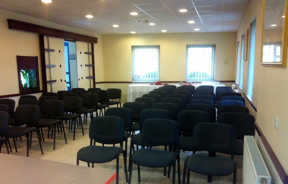 Tisza Alfa Hotel 35/48