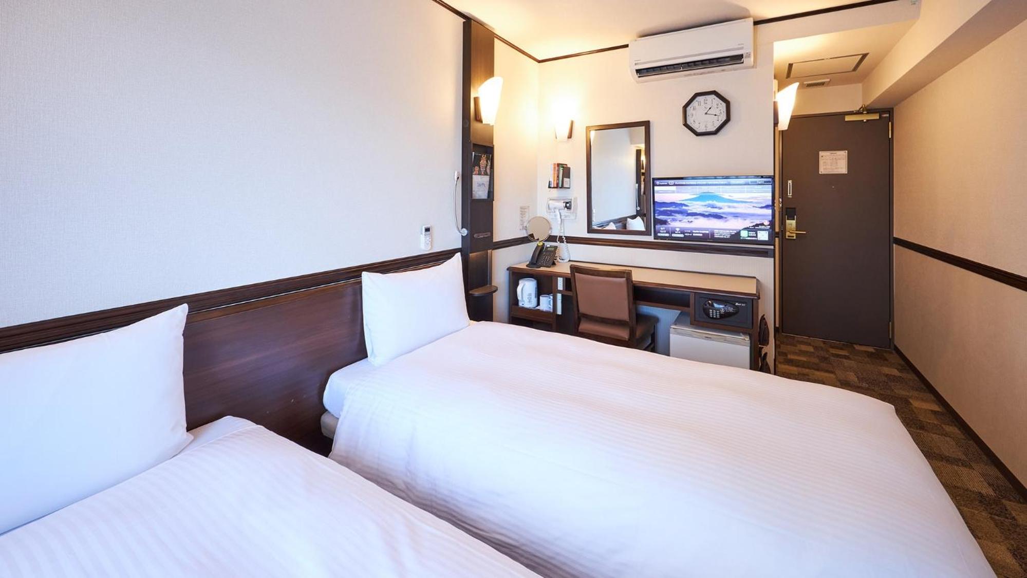 Room, Twin Beds
