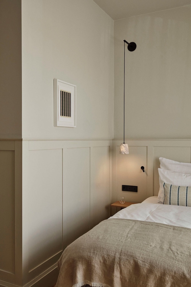 Room, Double Bed, Small