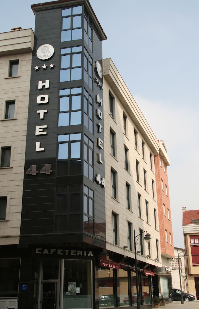 Hotel 44 7/28