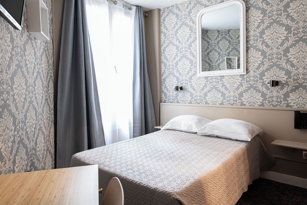 ROOM, DOUBLE BED