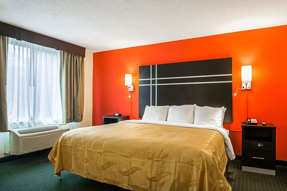 Quality Suites Atlanta Airport East GA 13/43