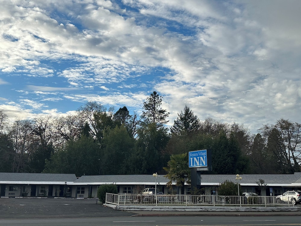 Western Village Inn 23/28