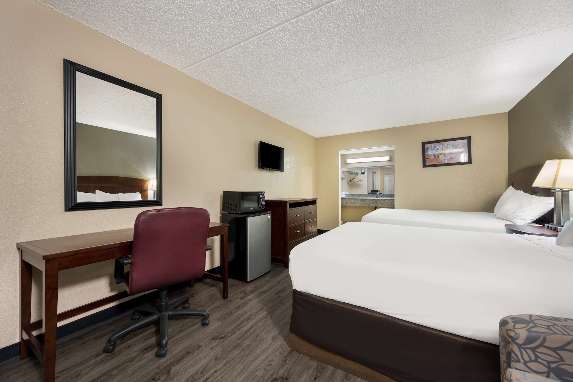ROOM, MULTIPLE BEDS