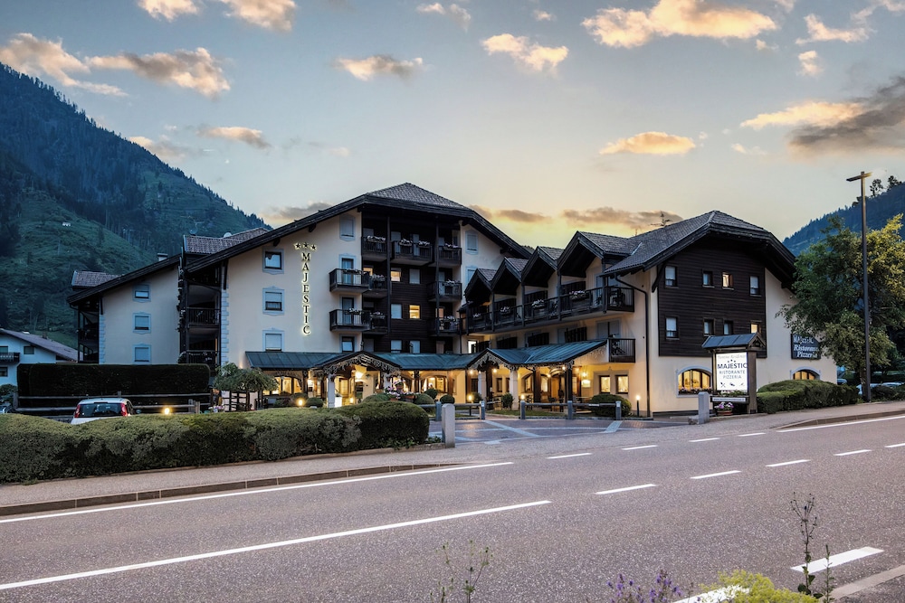 Aparthotel Majestic 5/50