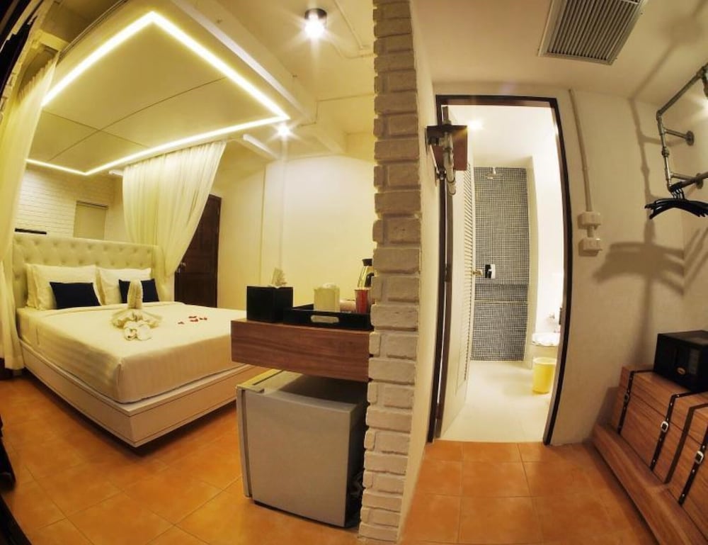 Forty Winks Phuket 15/50