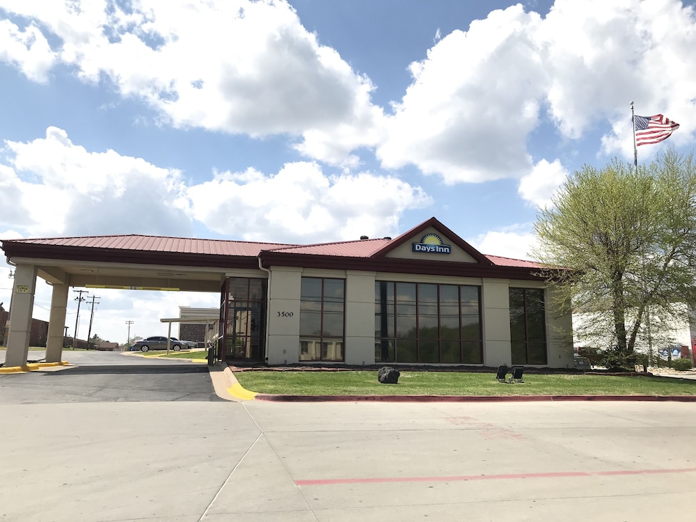 Days Inn by Wyndham Joplin 3/32