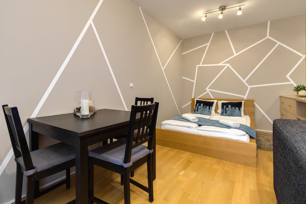 Quality Point Apartment 8/44