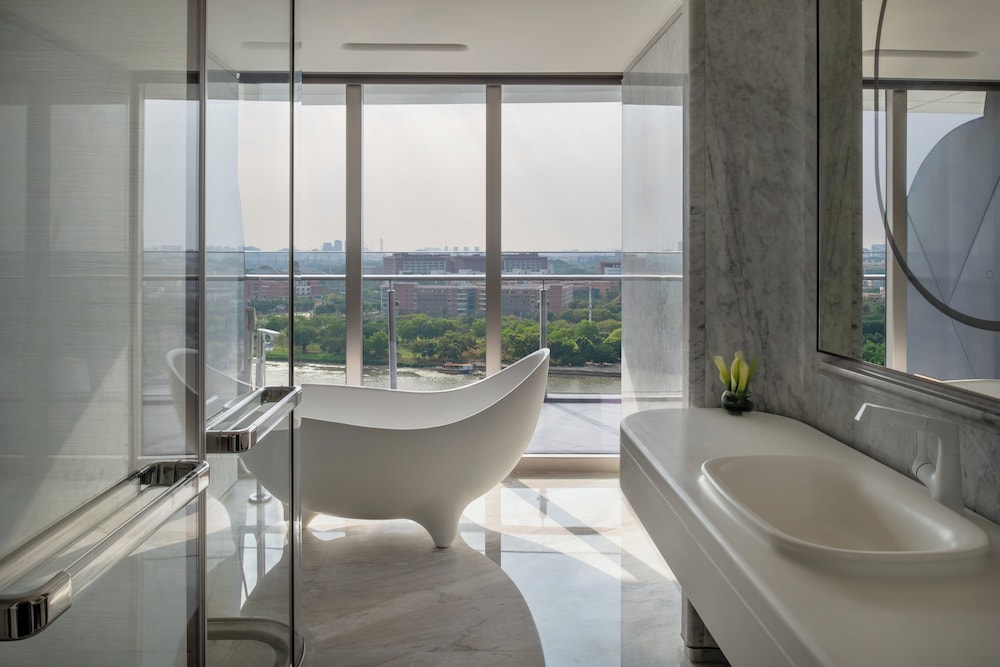 1 Bedroom, Suite, Dining Area