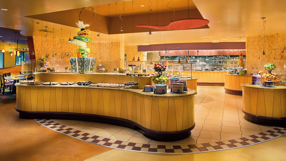 Disneyland Hotel 19/70
