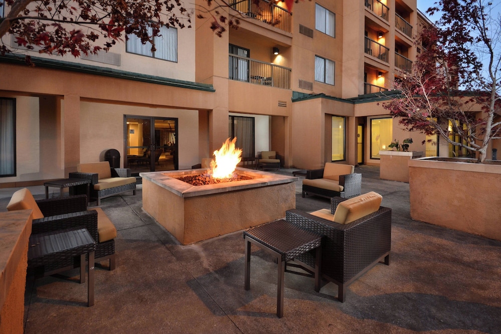 Courtyard by Marriott Beckley 43/64