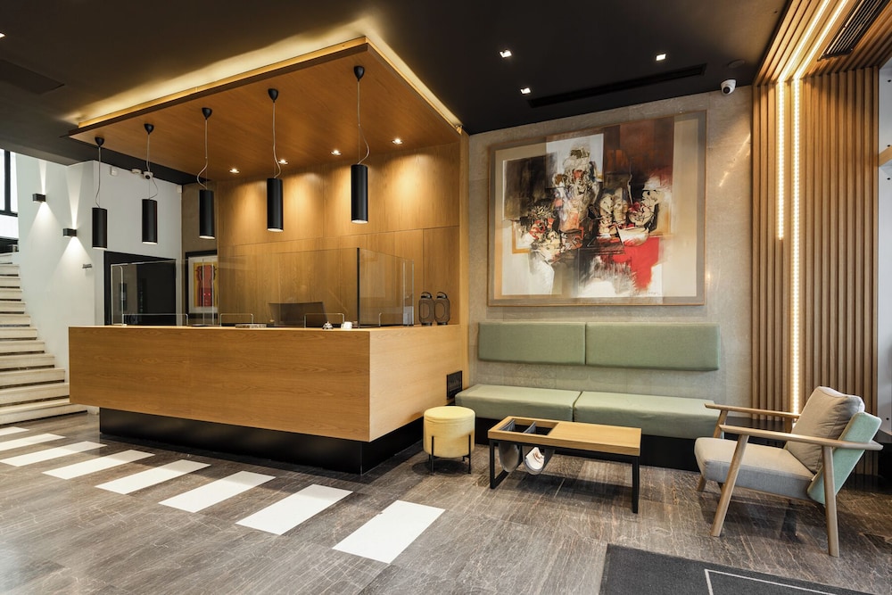 Park Hotel 8/67