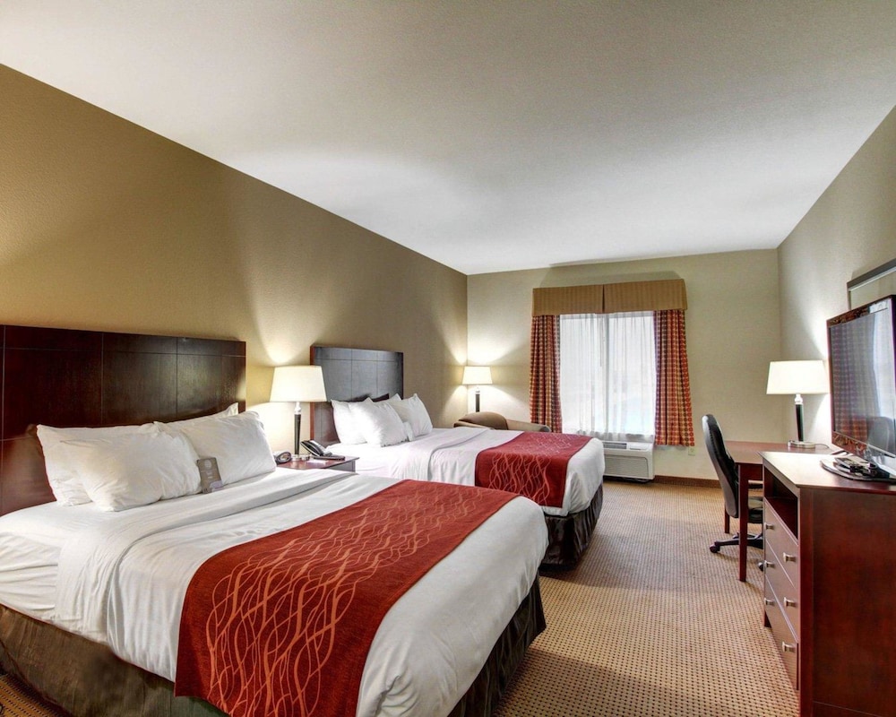 Comfort Inn And Suites Alvarado, TX 16/45