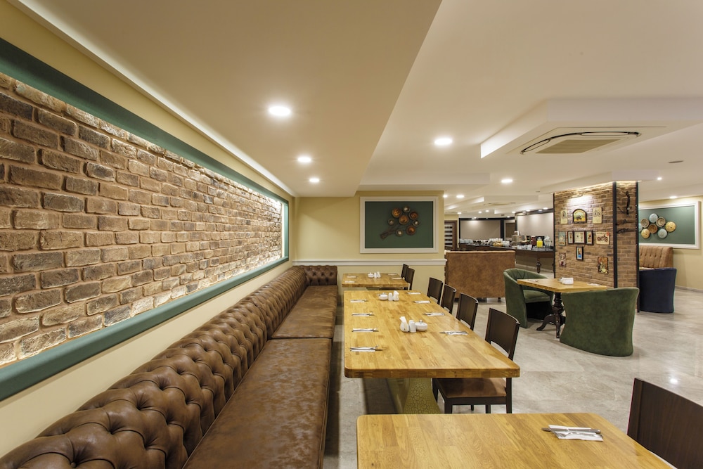 ANTROYAL HOTEL 35/50
