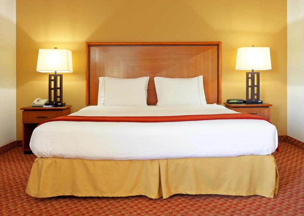 Holiday Inn Express Branson-Green Mountain Drive 35/72