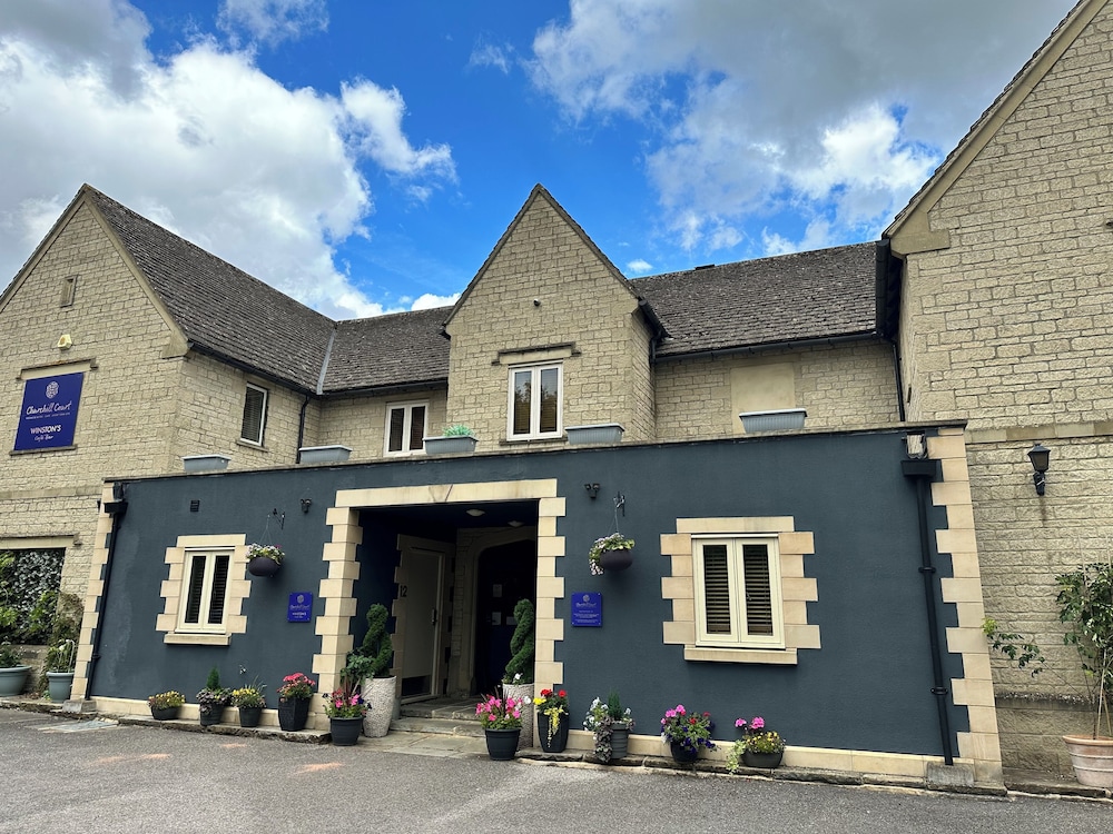 Churchill Court Hotel 4/59