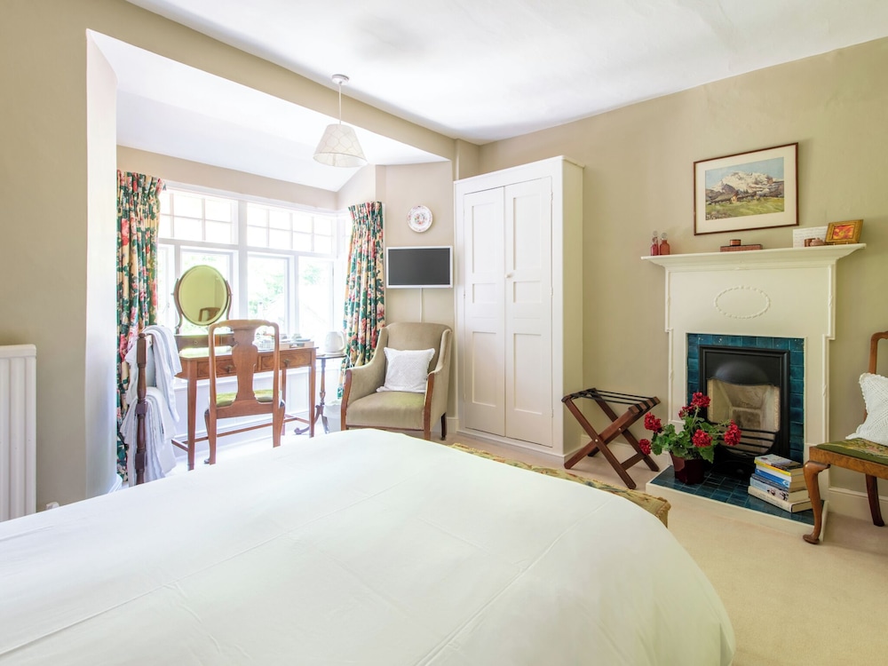 The Old Vicarage B&B 20/50