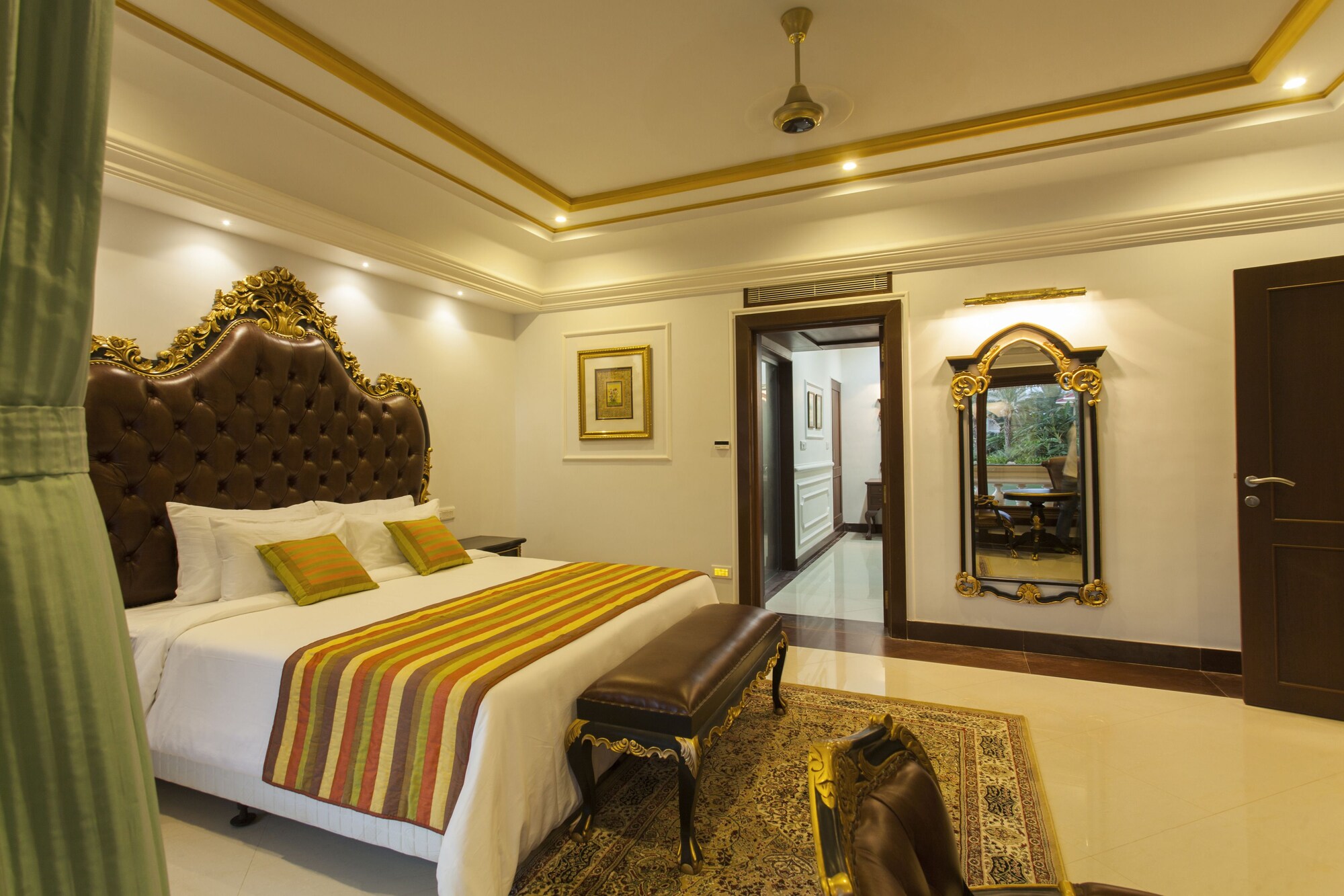 Royal, Villa, King Bed, Lagoon View, 2 Bathrooms