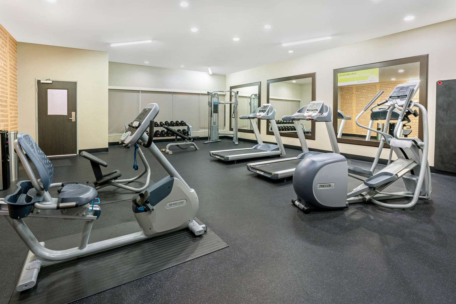 La Quinta Inn & Suites by Wyndham College Station South 34/64
