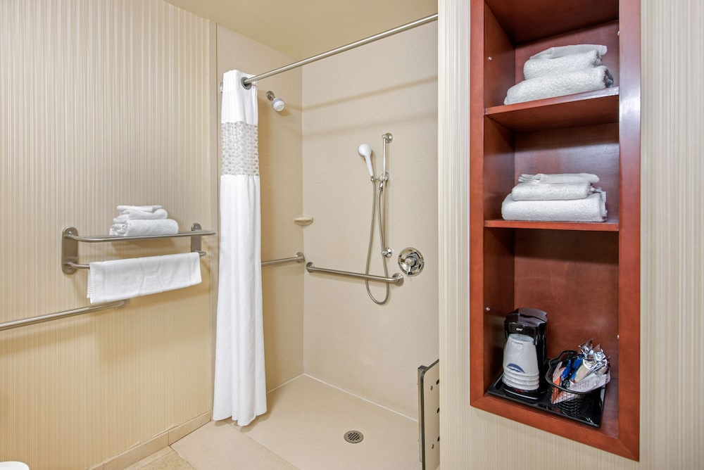 Hampton Inn And Suites Arcata 11/42